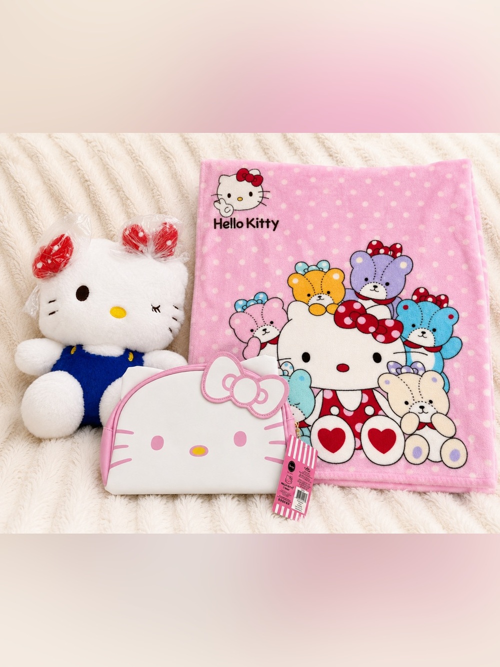 🎀 Hello Kitty Plush, Cosmetic Bag & Pink Throw Blanket Bundle NWT